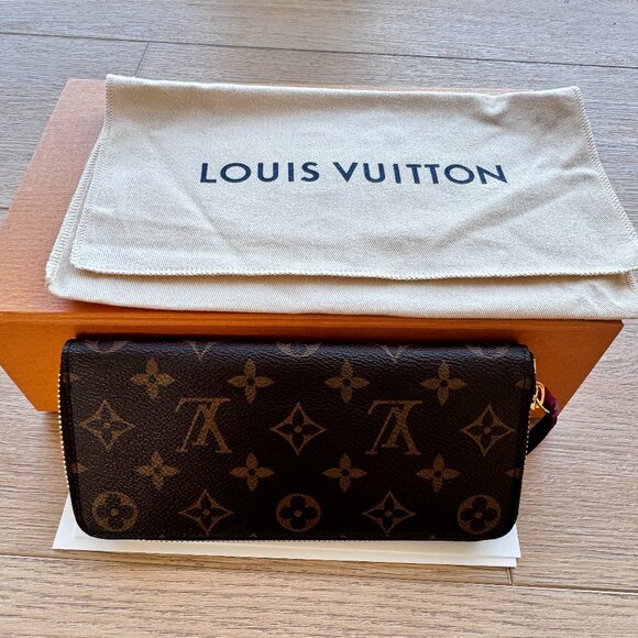 BRAND NEW Louis Vuitton M42616 Lv Monogram Long Zippy Wallet - Picture 1 of 8